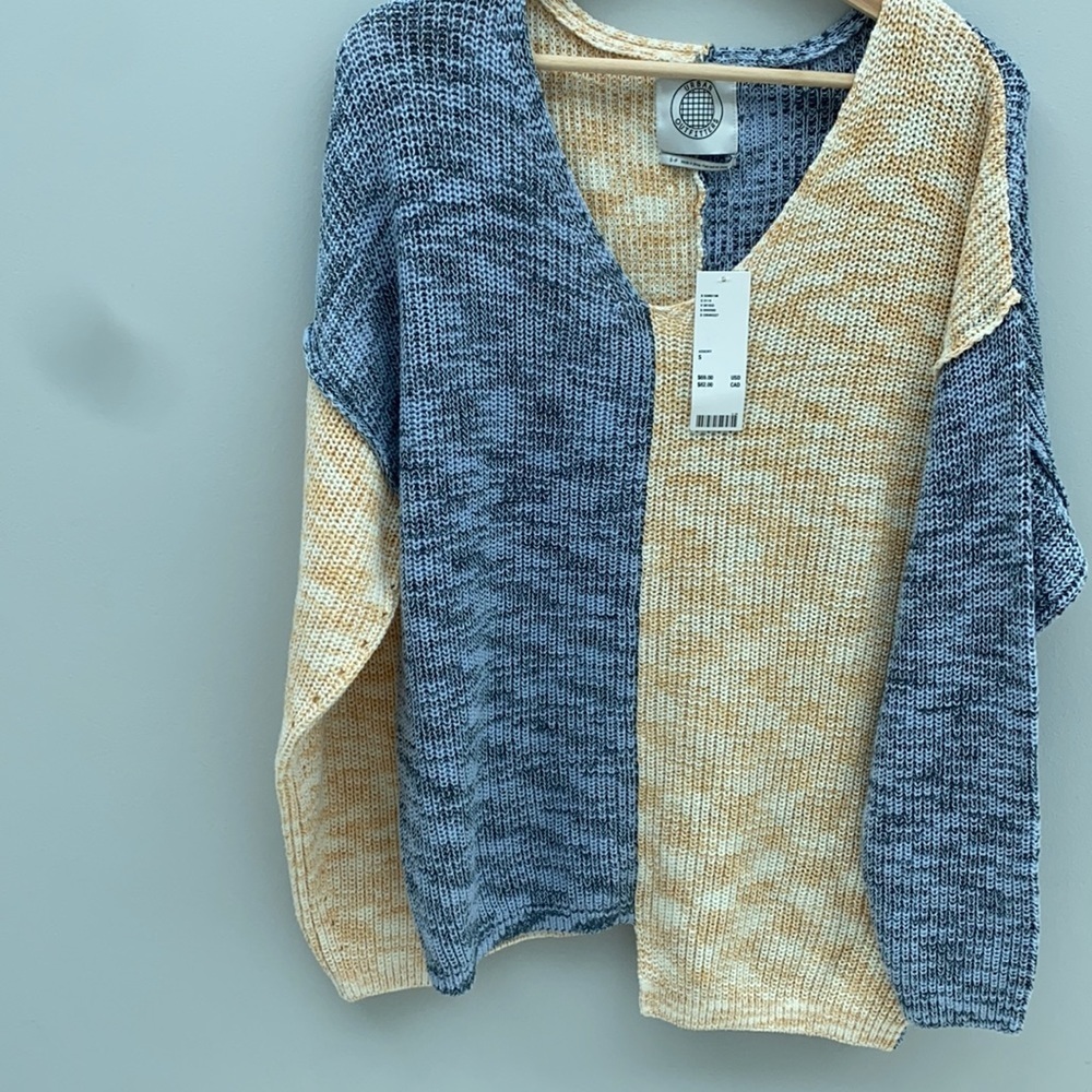 Urban Outfitters Women V neck Colorblock Sweater - Picture 4 of 6